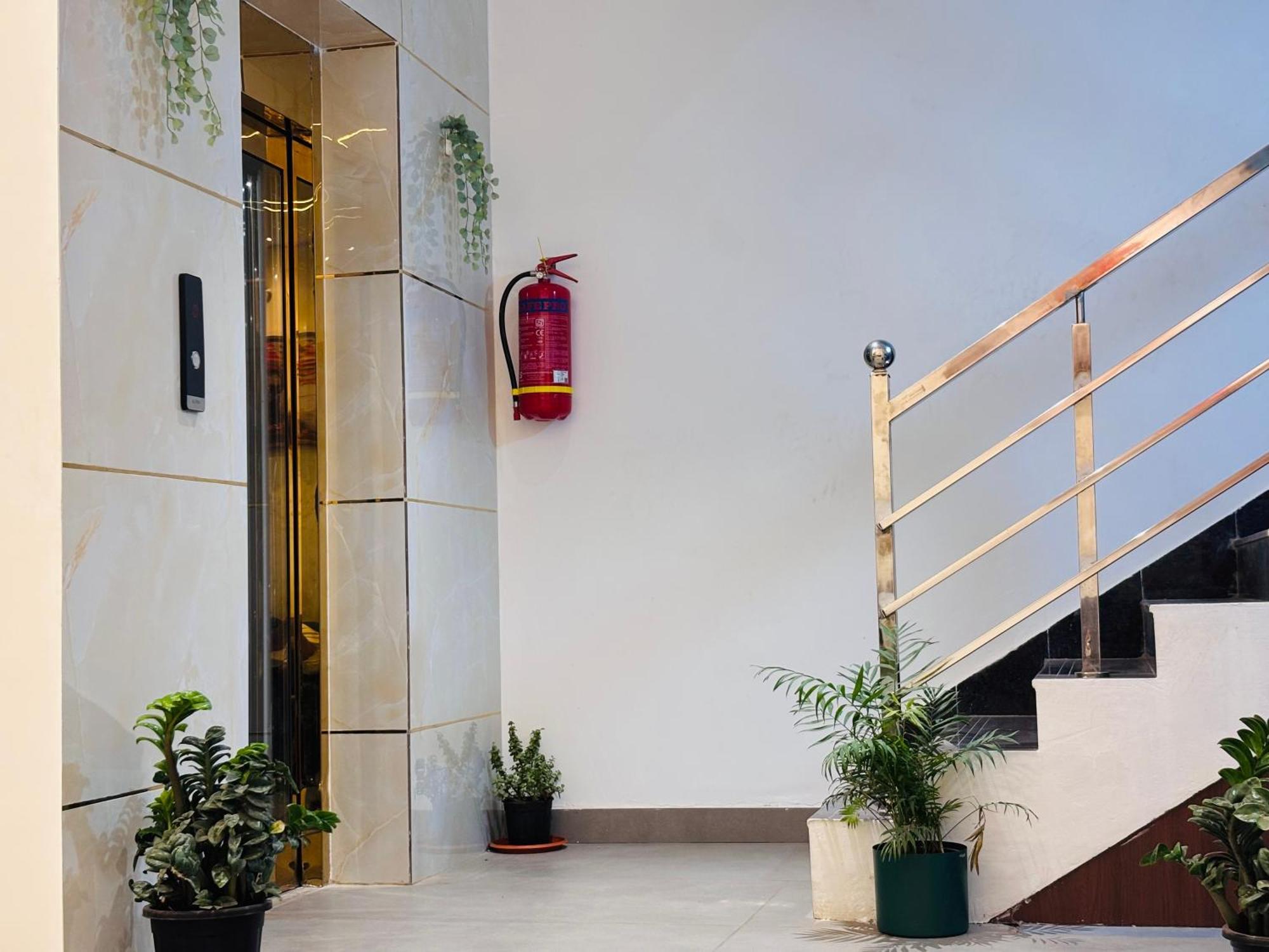 Hotel Mithra Grand Hyderabad Exteriör bild